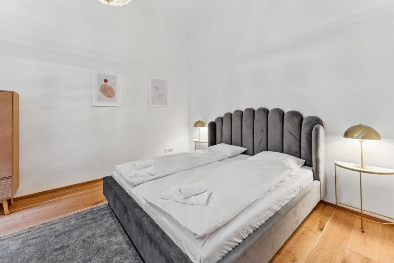 Center Wien Designer Central Modern Apartment Bagian luar foto