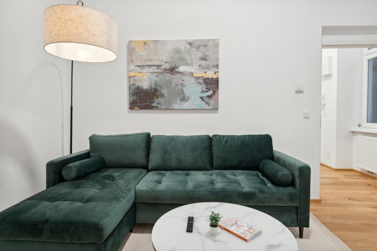 Center Wien Designer Central Modern Apartment Bagian luar foto