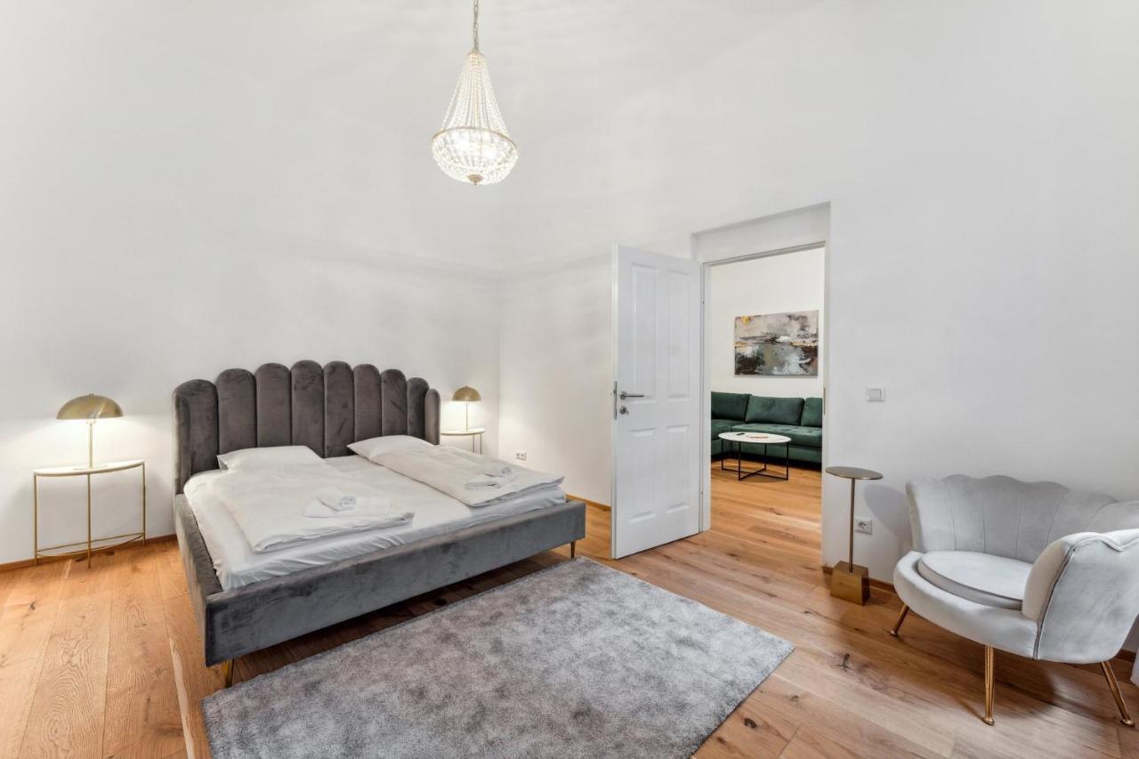 Center Wien Designer Central Modern Apartment Bagian luar foto
