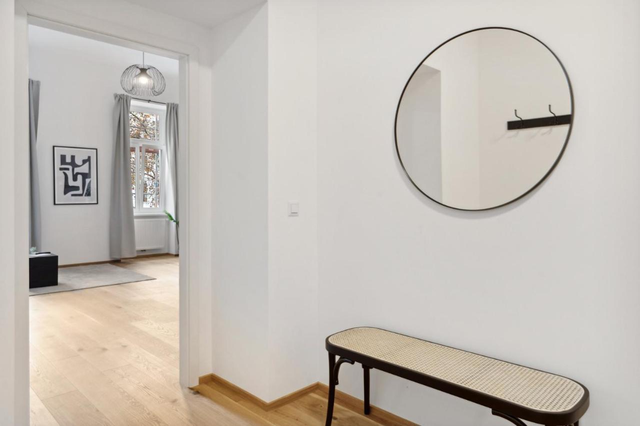 Center Wien Designer Central Modern Apartment Bagian luar foto