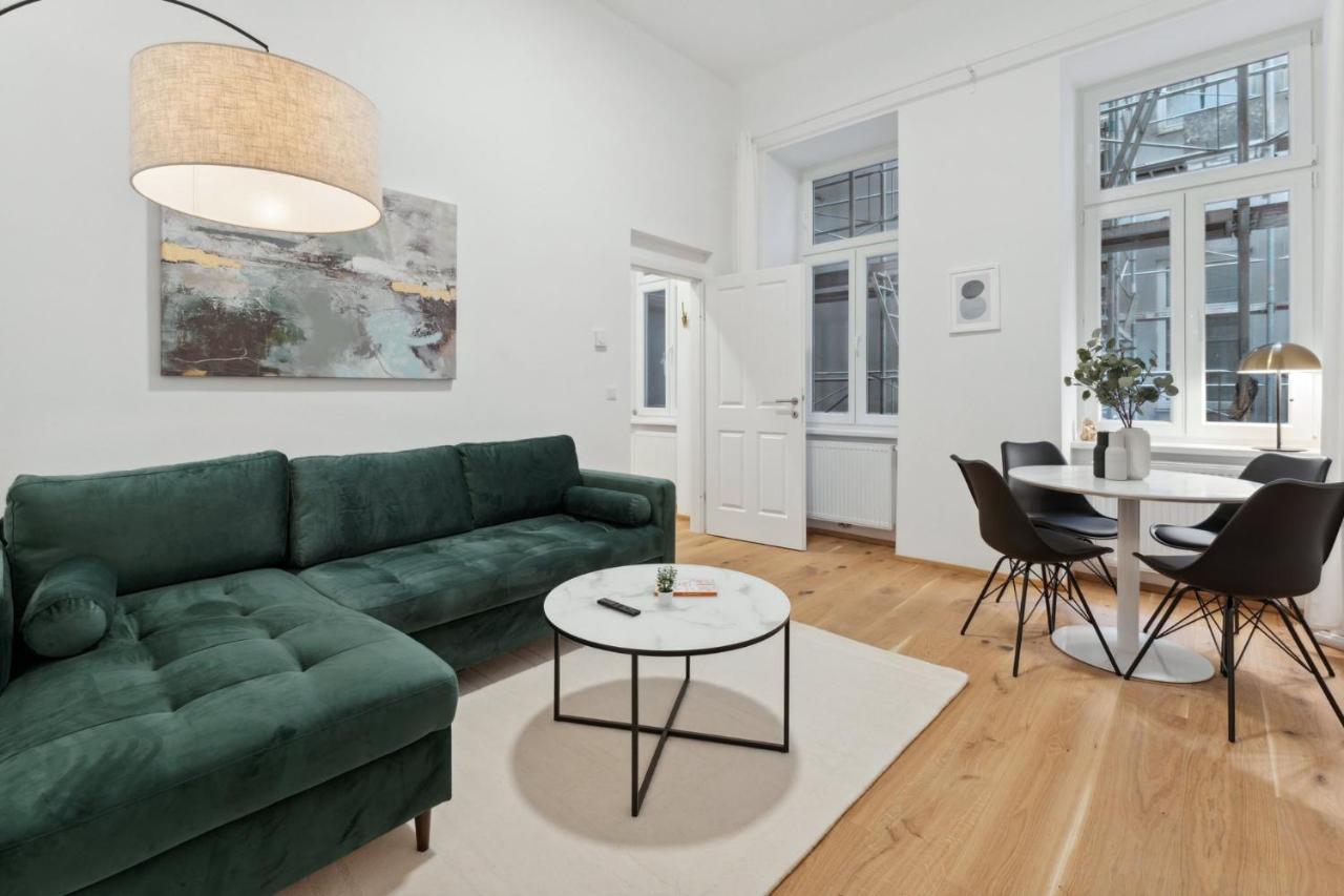 Center Wien Designer Central Modern Apartment Bagian luar foto