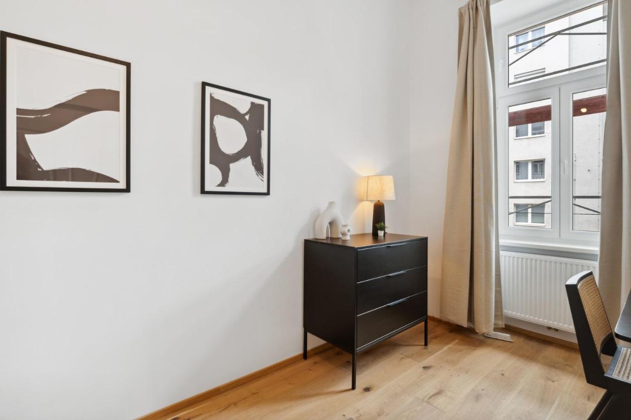 Center Wien Designer Central Modern Apartment Bagian luar foto