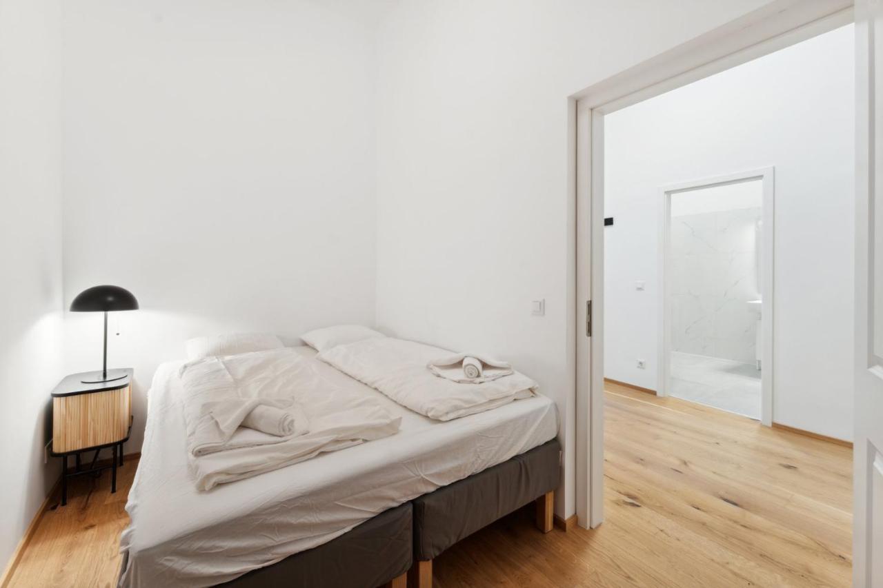 Center Wien Designer Central Modern Apartment Bagian luar foto